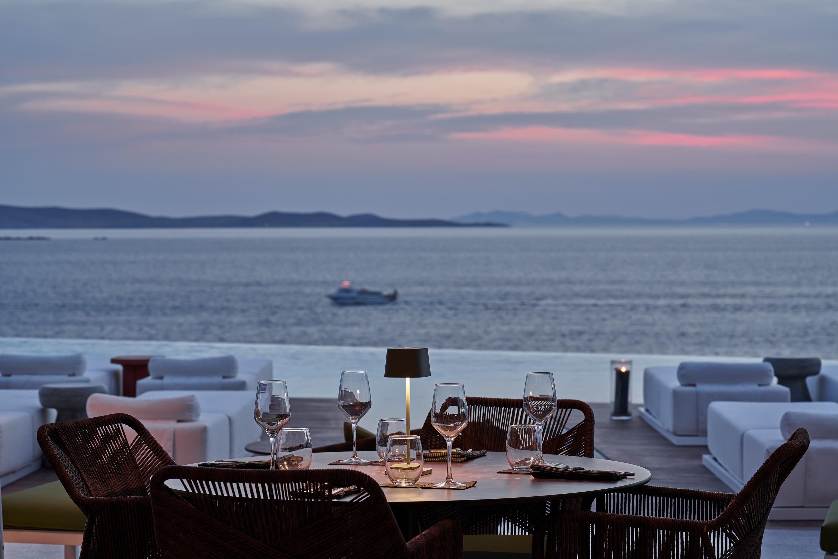 Kouros & 5* Mykonos Town