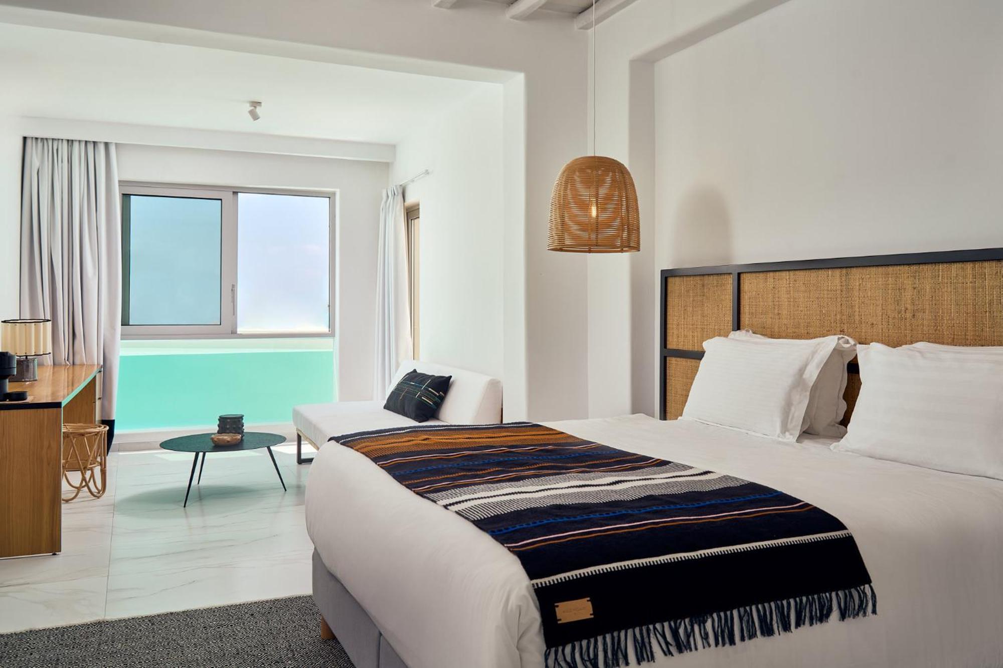 Kouros & Hotel 5*