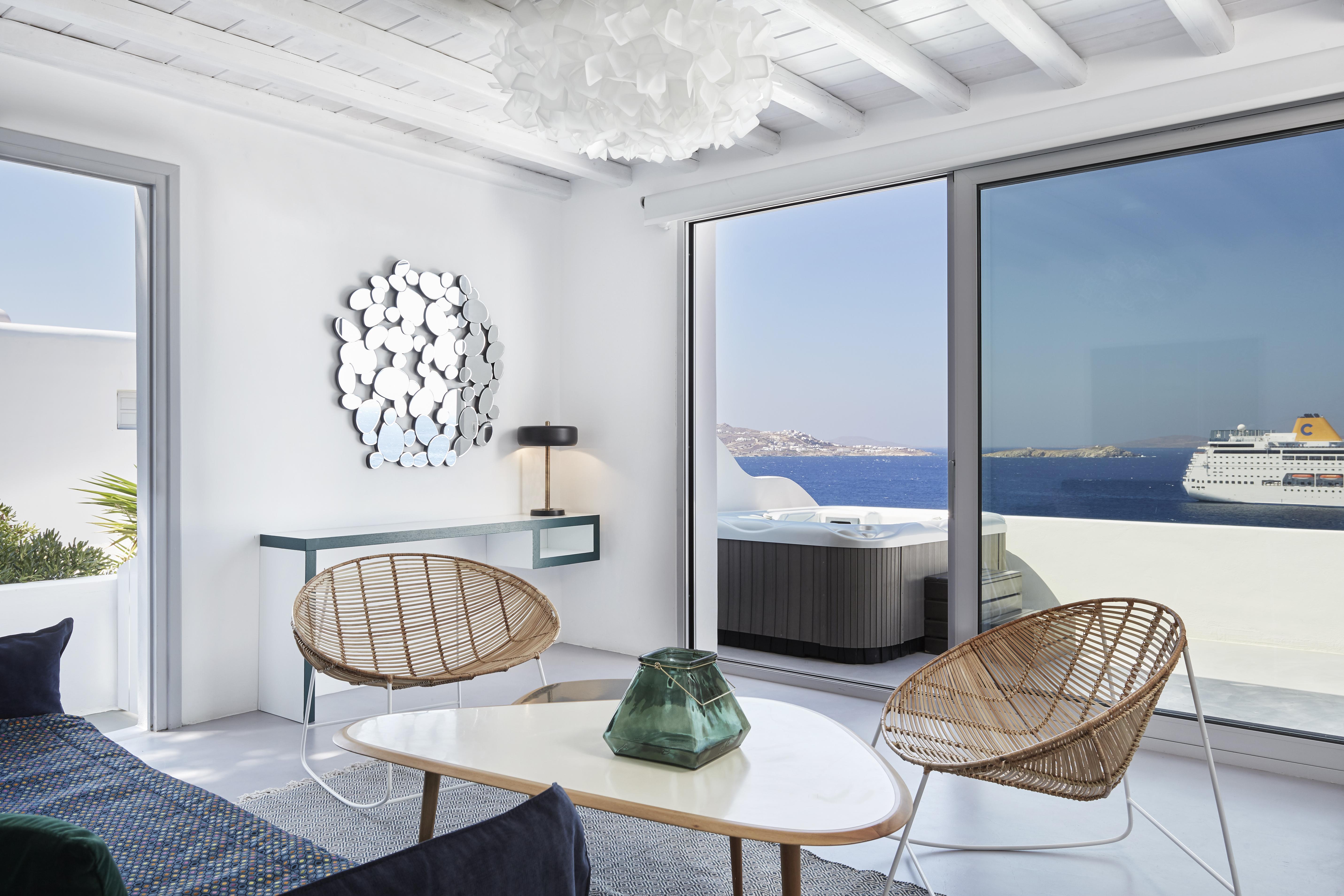 Kouros & Hotel
