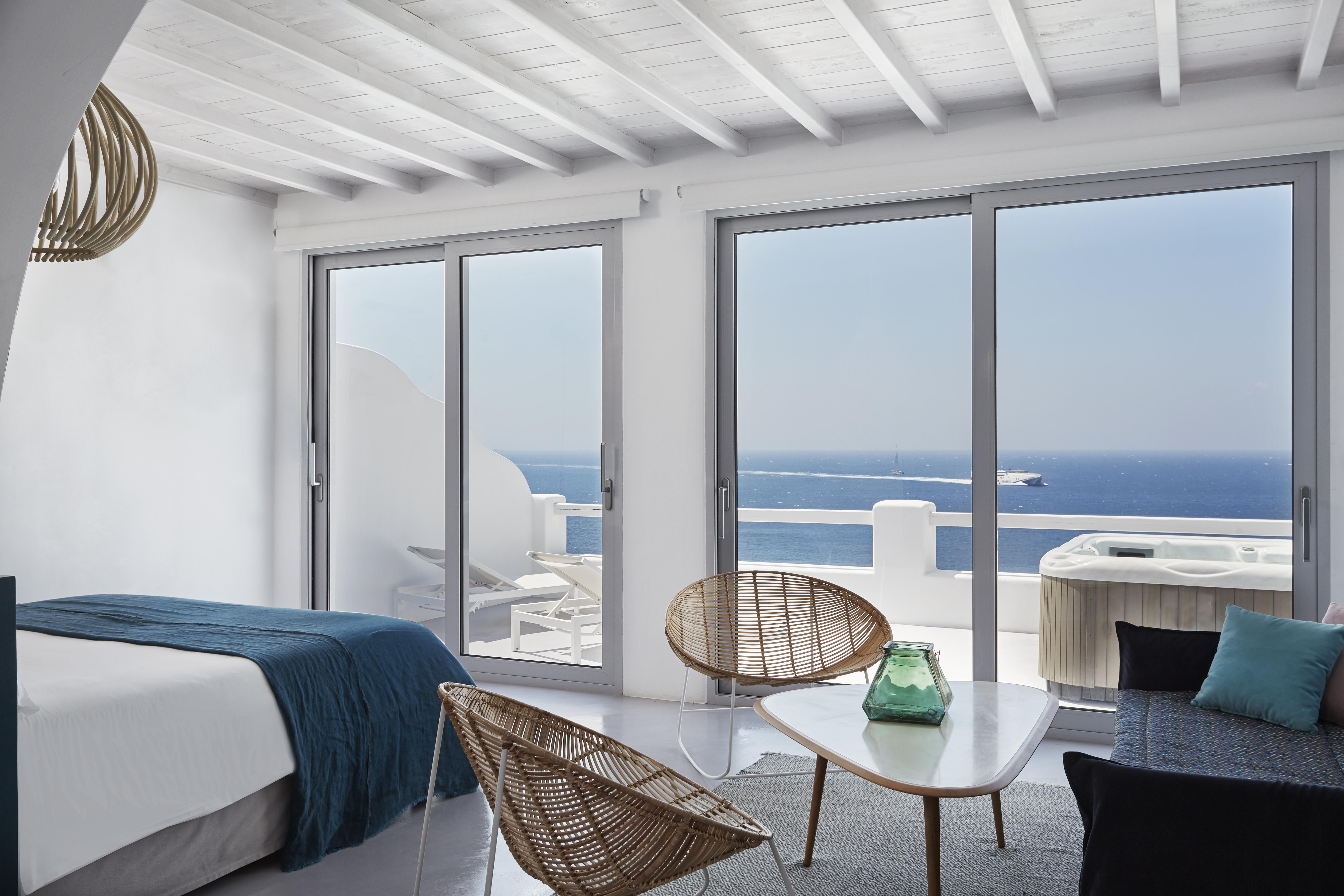 Kouros & 5* Mykonos Town