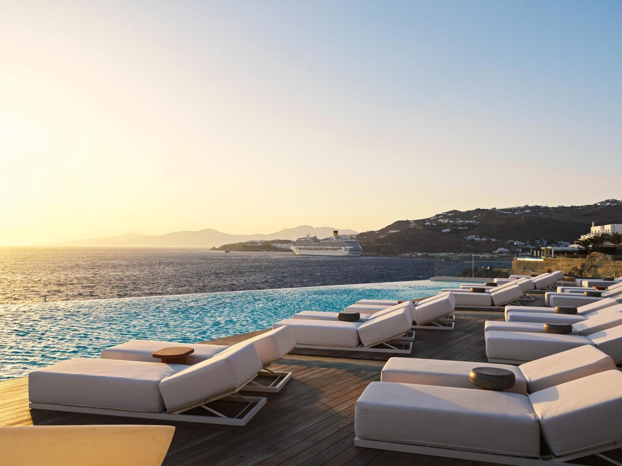 Kouros & Hotel 5*